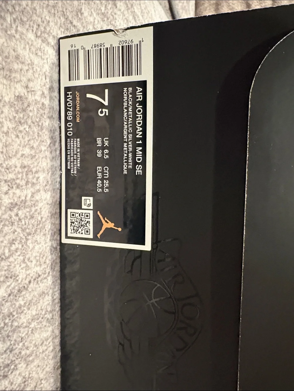 Jordan 1 Mid SE